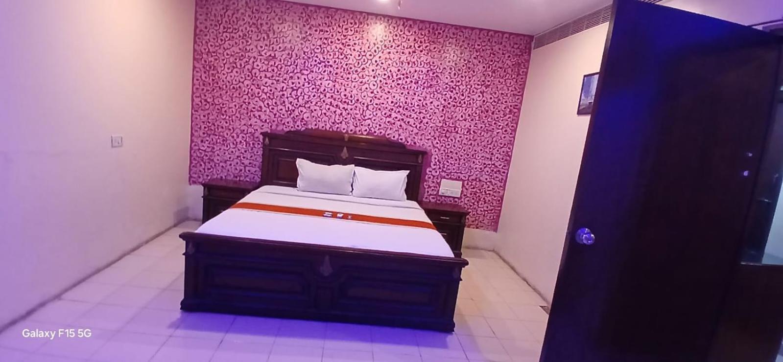 Grand Plaza Hotel - Nampally - Hyderabad Railway Station - Fish Prasadam 2025 - Free Breakfast - Deccan Railway Station - Lakdikapul Χιντεραμπάντ Εξωτερικό φωτογραφία